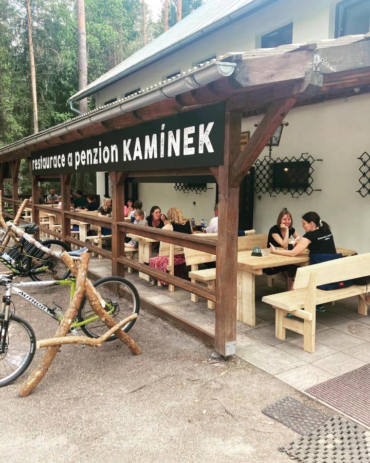 Penzion A Restaurace Kaminek Doksy  Exterior photo