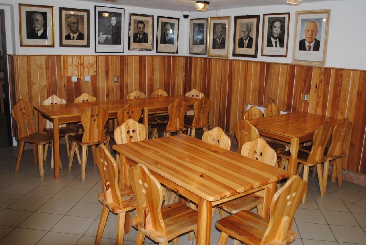 Penzion A Restaurace Kaminek Doksy  Exterior photo