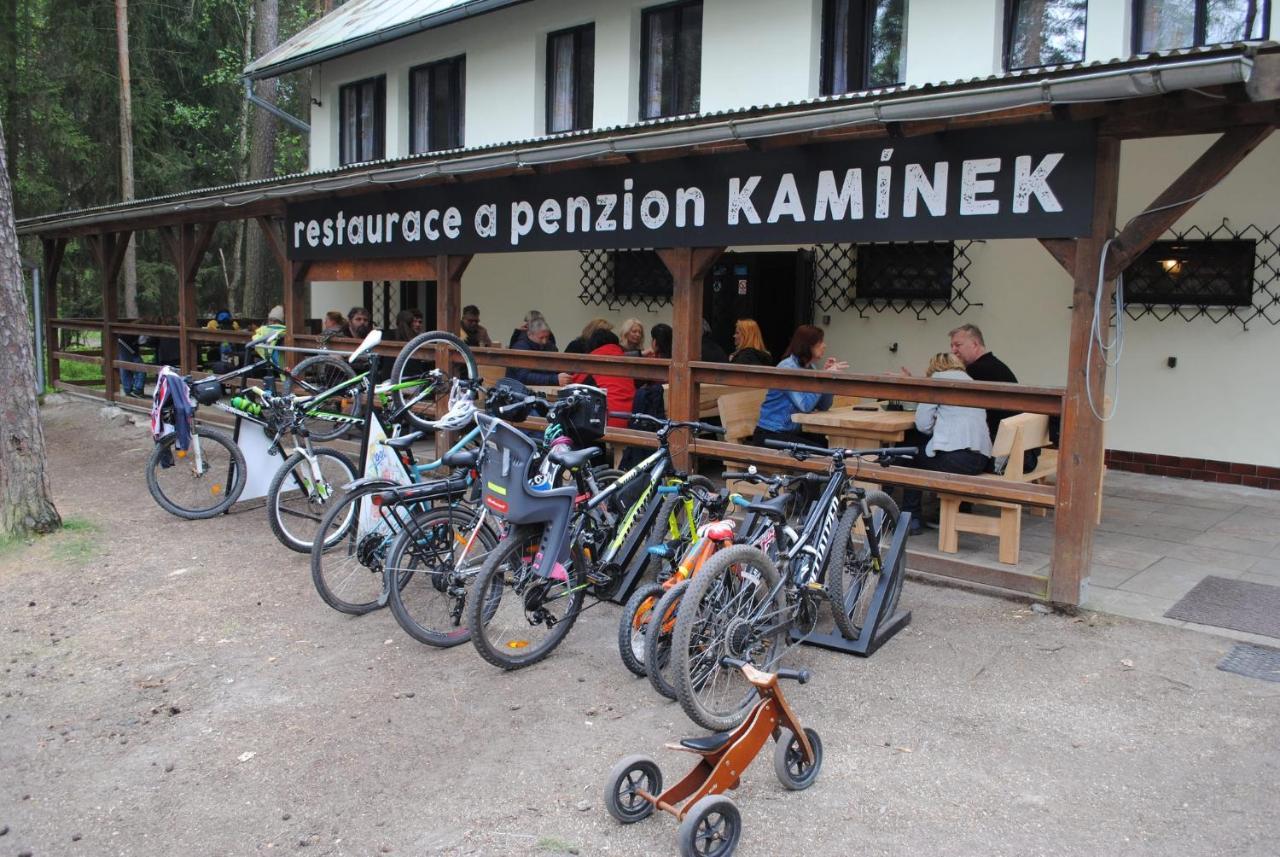 Penzion A Restaurace Kaminek Doksy  Exterior photo