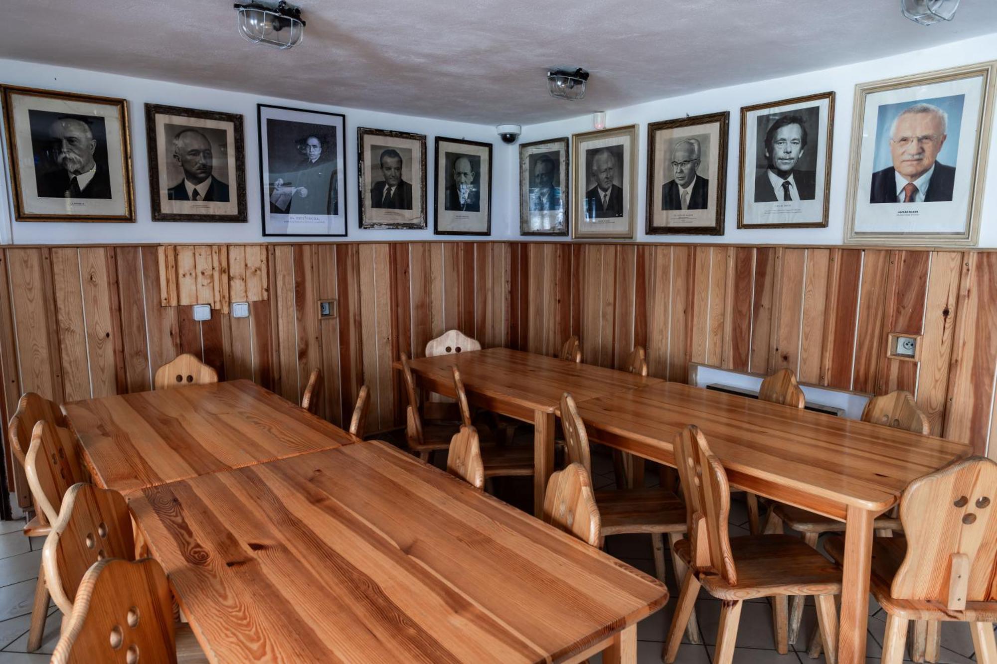 Penzion A Restaurace Kaminek Doksy  Exterior photo